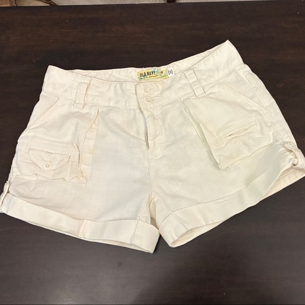 Unique 6 pocket! white Ultra Low Waist Linen Cotton Short Shorts. Size 6.